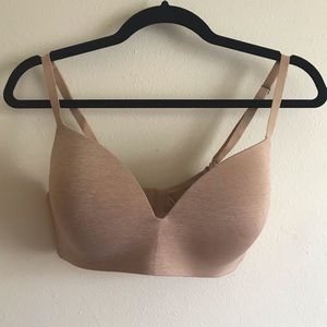 Incredible by Victoria’s Secret Wireless Push-Up Bra Praline 36D